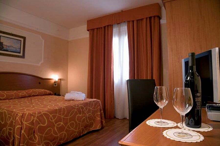 Gold Hotel Marcianise Exterior photo